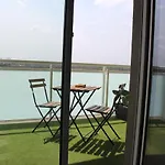 לינה וארוחת בוקר Bariairport